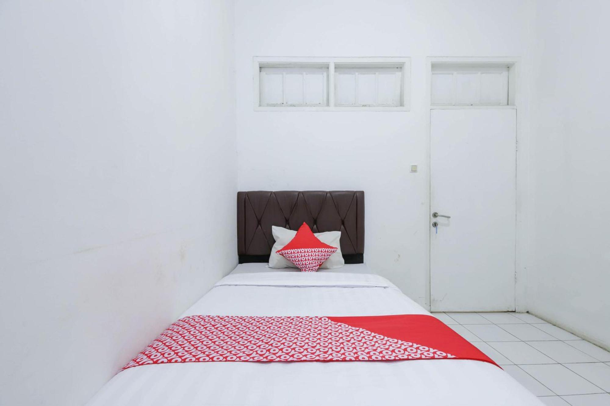Oyo 1111 Pasar Baru Inn 雅加达 外观 照片