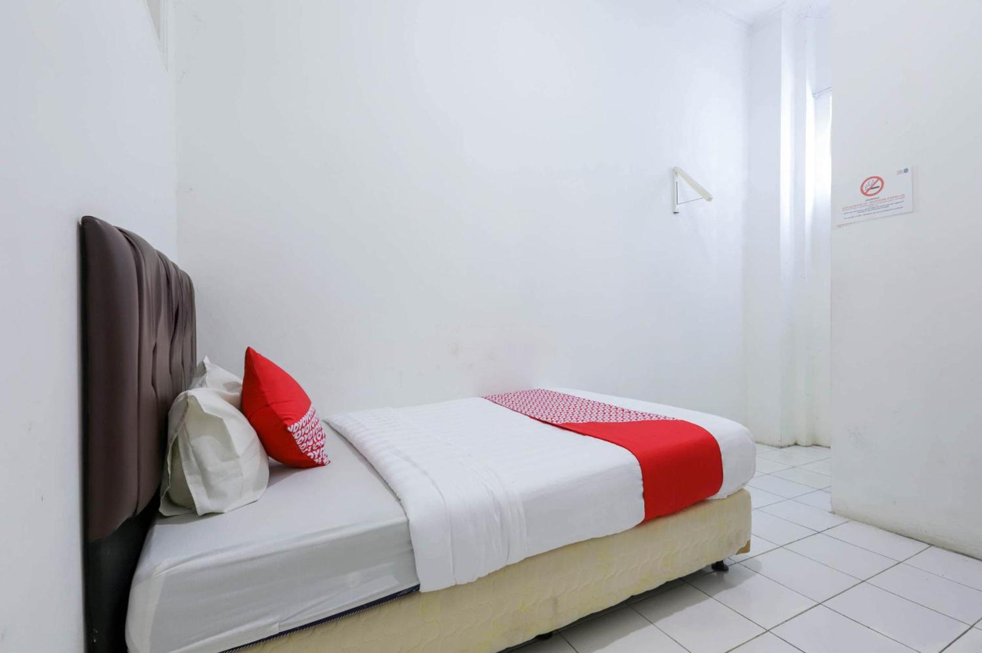 Oyo 1111 Pasar Baru Inn 雅加达 外观 照片
