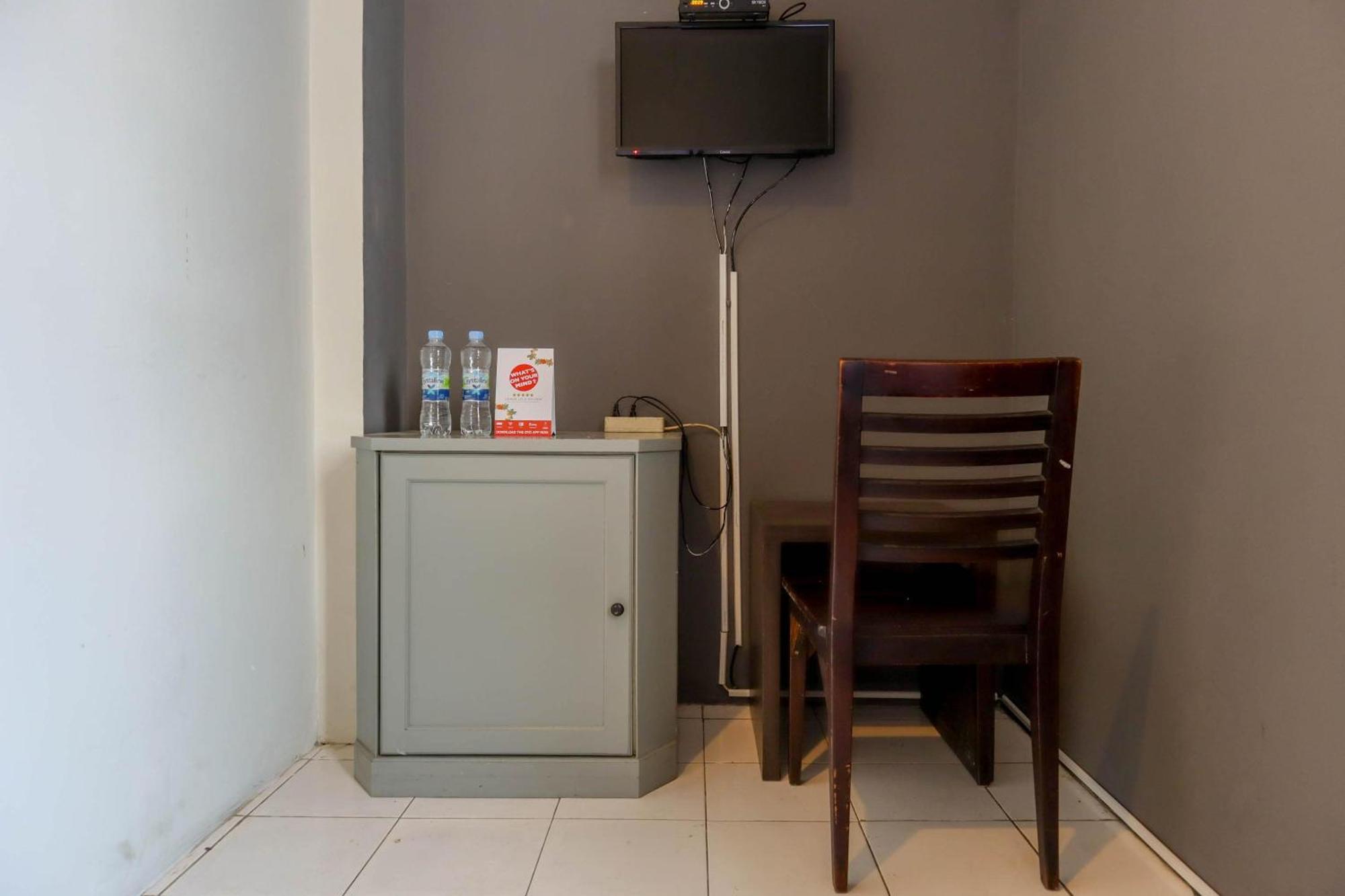 Oyo 1111 Pasar Baru Inn 雅加达 外观 照片