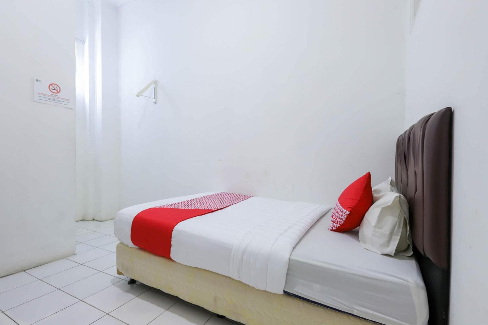 Oyo 1111 Pasar Baru Inn 雅加达 外观 照片